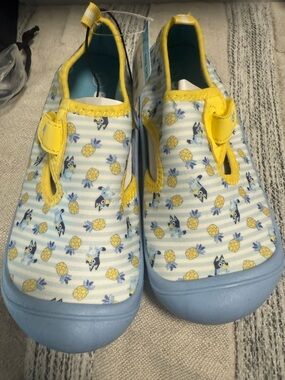Girls size13/1  Pineapple & bluey Water Shoes - Yellow & Light Blue